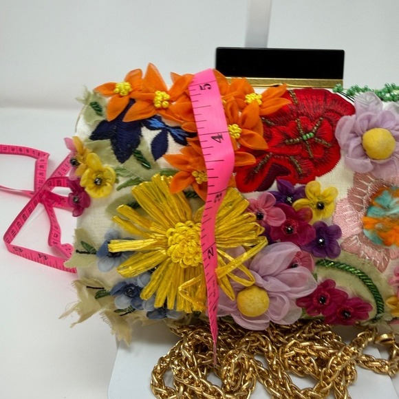 Alice + Olivia Shirley 3D Floral Clutch Bag Cream Multi Color Gold Chain Strap - Picture 10 of 13